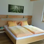شقة Haus Poetscher